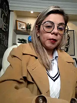 Snapshot of Cata_Office-12 chatting on March 17, 2025, 8:19 pm Cata Office-12 online show from March 17, 2025, 8:19 pm
