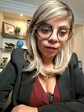 Snapshot of Cata_Office-12 chatting on March 20, 2025, 8:19 pm Cata Office-12 online show from March 20, 2025, 8:19 pm