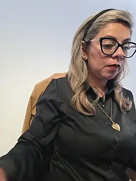 Cata Office-12 online show from November 6, 2025, 2:07 pm