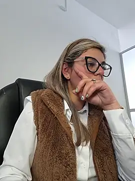 Cata Office-12 online show from November 27, 2025, 4:20 pm