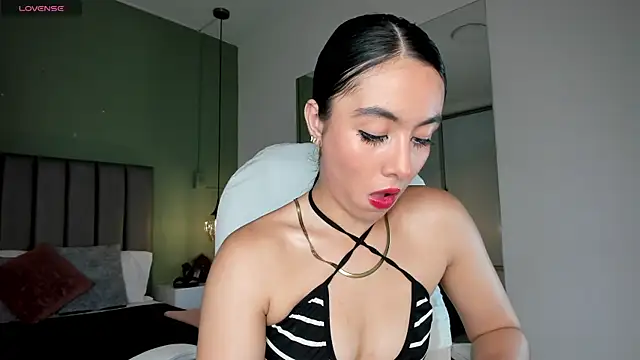 Snapshot of Samaanthaa_ chatting on February 8, 2025, 12:17 am Samaanthaa online show from February 8, 2025, 12:17 am