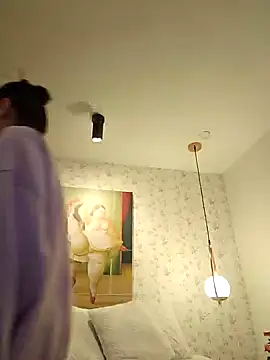Snapshot of valery_mora chatting on December 21, 2024, 1:32 pm valery mora online show from December 21, 2024, 1:32 pm
