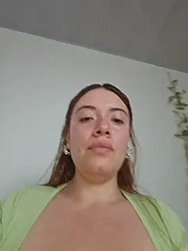 Snapshot of valery_mora chatting on October 9, 2025, 5:11 pm valery mora online show from October 9, 2025, 5:11 pm