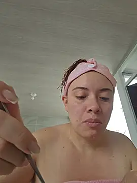 valery mora online show from October 27, 2025, 4:44 pm