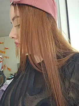 valery mora online show from November 13, 2025, 6:51 pm