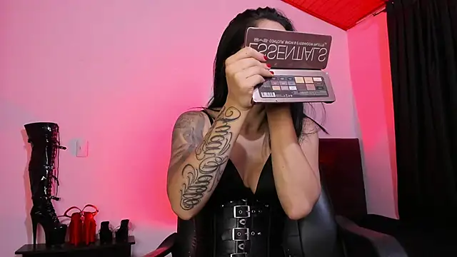 MistressVenena online show from January 15, 2026, 11:52 pm