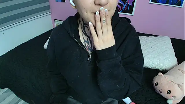 Miwa violet online show from March 29, 2026, 5:02 pm