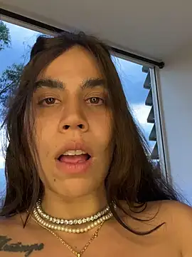 Snapshot of Cuteandhornyy chatting on March 10, 2025, 11:06 pm Cuteandhornyy online show from March 10, 2025, 11:06 pm