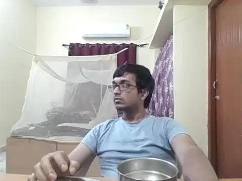 Snapshot of THE_NAKED_BOY chatting on February 4, 2026, 12:44 pm THE NAKED BOY online show from February 4, 2026, 12:44 pm