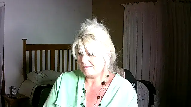 Miahotmilf online show from November 22, 2025, 7:24 pm