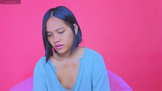 Natsu   online show from December 18, 2024, 2:10 am