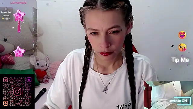 Snapshot of sweetlittlelisa chatting on December 9, 2024, 9:26 pm sweetlittlelisa online show from December 9, 2024, 9:26 pm