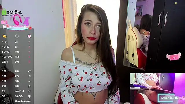 sweetlittlelisa online show from November 14, 2025, 7:01 pm