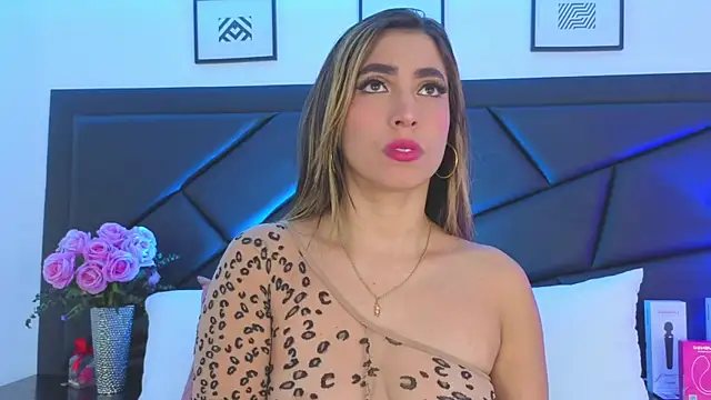 SophieCarther online show from December 17, 2025, 12:44 pm