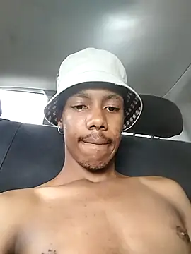 Snapshot of bobzerr chatting on February 9, 2026, 9:24 am bobzerr online show from February 9, 2026, 9:24 am