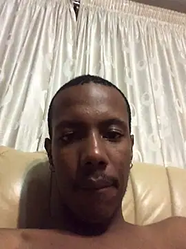 Snapshot of bobzerr chatting on February 11, 2026, 8:47 pm bobzerr online show from February 11, 2026, 8:47 pm