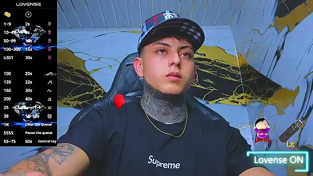 Snapshot of Kevin22_222 chatting on October 17, 2025, 6:38 am Kevin22 222 online show from October 17, 2025, 6:38 am