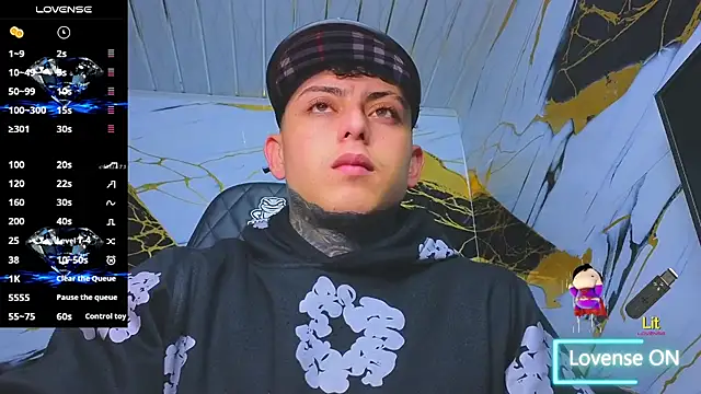 Snapshot of Kevin22_222 chatting on October 19, 2025, 6:14 am Kevin22 222 online show from October 19, 2025, 6:14 am