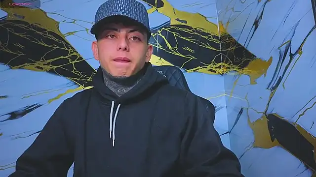 Snapshot of Kevin22_222 chatting on October 25, 2025, 4:09 am Kevin22 222 online show from October 25, 2025, 4:09 am