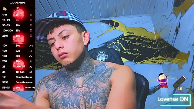 Snapshot of Kevin22_222 chatting on November 5, 2025, 4:12 am Kevin22 222 online show from November 5, 2025, 4:12 am