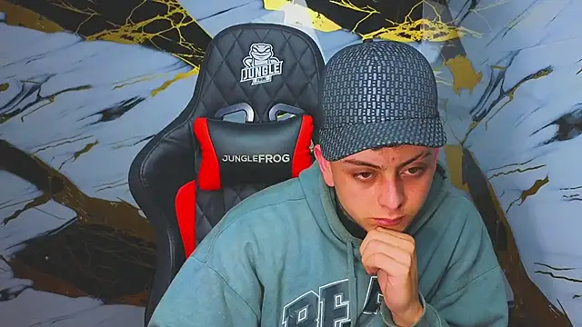 Snapshot of Kevin22_222 chatting on November 13, 2025, 5:17 am Kevin22 222 online show from November 13, 2025, 5:17 am