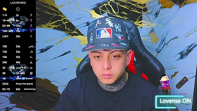 Snapshot of Kevin22_222 chatting on November 19, 2025, 4:01 am Kevin22 222 online show from November 19, 2025, 4:01 am