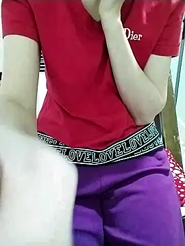 Snapshot of Luxcute286 chatting on October 28, 2025, 12:25 am Luxcute286 online show from October 28, 2025, 12:25 am