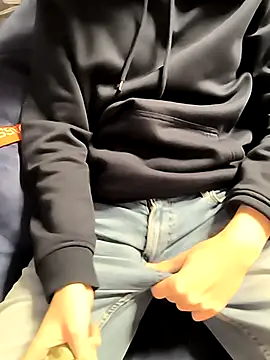 Snapshot of Naked_Ben chatting on November 21, 2025, 4:49 pm Naked Ben online show from November 21, 2025, 4:49 pm