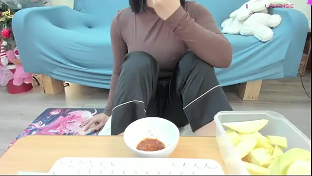 Snapshot of Baby_Claraa chatting on December 27, 2024, 6:14 am Baby Claraa online show from December 27, 2024, 6:14 am