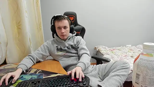 iliaskrislove online show from November 30, 2025, 1:31 am