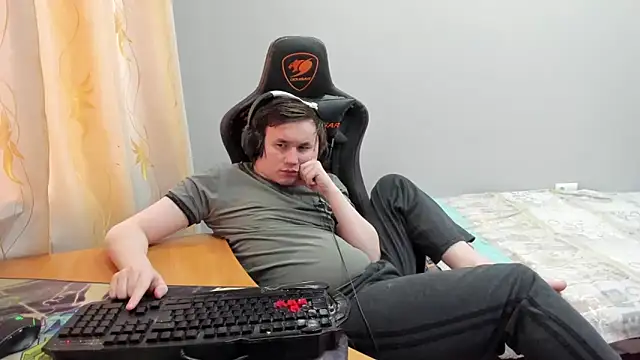 iliaskrislove online show from March 7, 2026, 1:30 pm