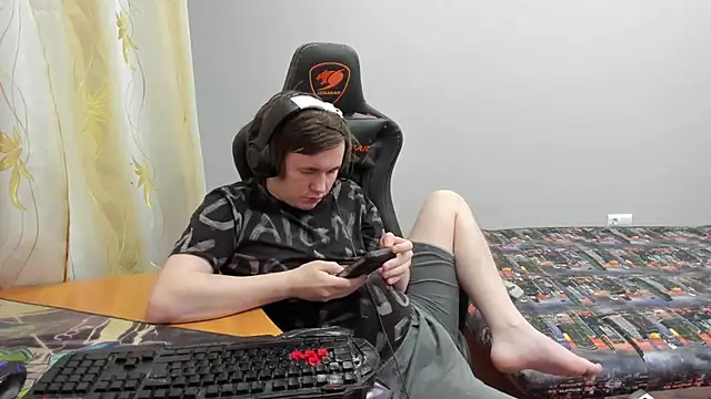 iliaskrislove online show from March 15, 2026, 9:32 pm