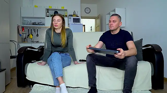 Snapshot of littlesweettifany chatting on November 13, 2025, 12:15 pm littlesweettifany online show from November 13, 2025, 12:15 pm