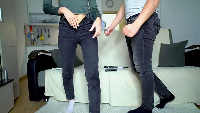 Snapshot of littlesweettifany chatting on November 27, 2025, 12:29 pm littlesweettifany online show from November 27, 2025, 12:29 pm