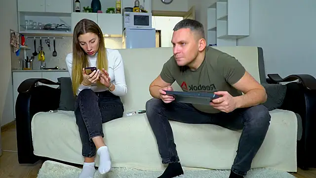 Snapshot of littlesweettifany chatting on November 28, 2025, 1:14 pm littlesweettifany online show from November 28, 2025, 1:14 pm