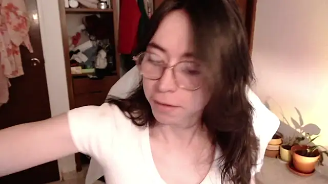 emily pearl  online show from October 9, 2025, 8:40 pm