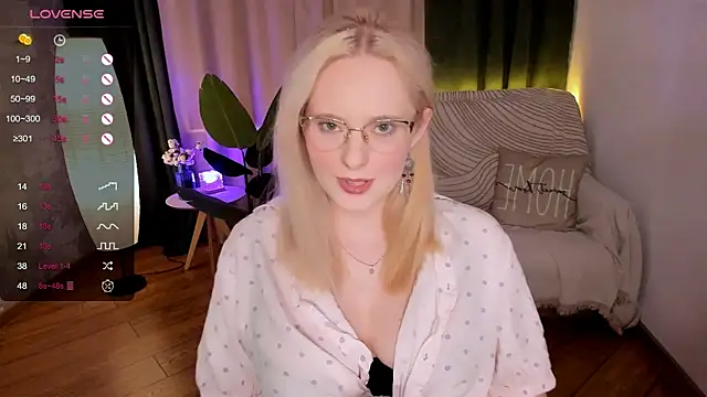 Aemilia  online show from February 16, 2025, 9:04 am