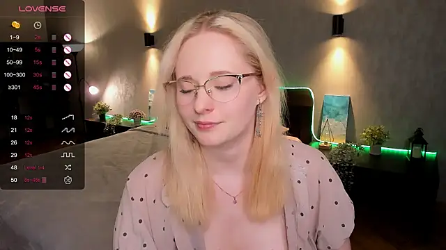 Aemilia  online show from March 8, 2025, 1:57 pm