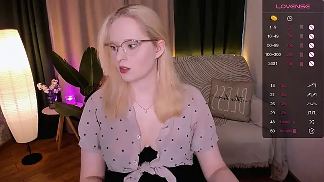 Aemilia  online show from March 11, 2025, 8:52 am