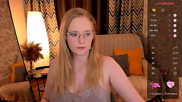 Aemilia  online show from October 6, 2025, 8:23 am