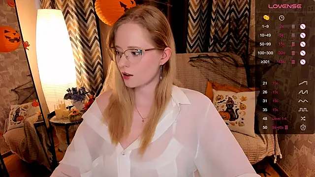 Aemilia  online show from October 21, 2025, 8:15 am