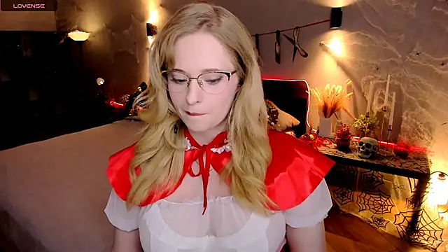 Aemilia  online show from October 30, 2025, 8:16 am