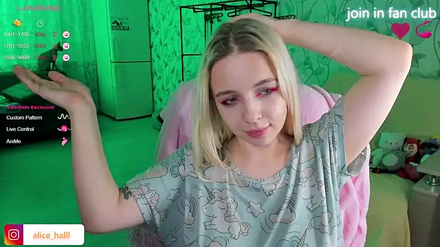 Alice Halle online show from December 2, 2024, 3:47 pm