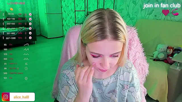 Alice Halle online show from December 2, 2024, 7:16 pm