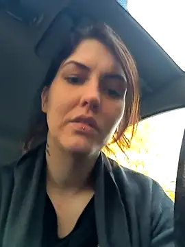 Linalicious online show from November 5, 2025, 3:12 pm