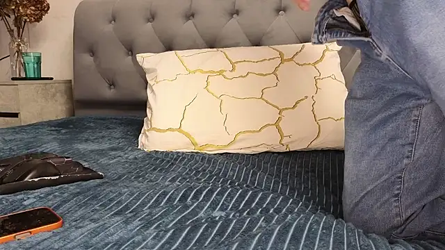 Snapshot of Strip-Lady chatting on February 2, 2026, 12:15 pm Strip-Lady online show from February 2, 2026, 12:15 pm