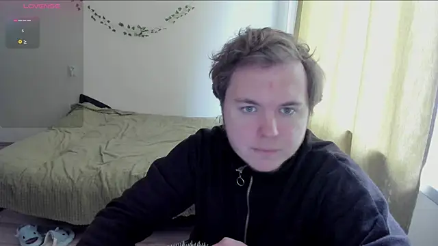 Snapshot of MashkaRay chatting on April 19, 2026, 10:47 am MashkaRay online show from April 19, 2026, 10:47 am