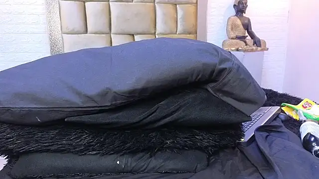 ximenawilliamss online show from February 23, 2025, 12:41 am