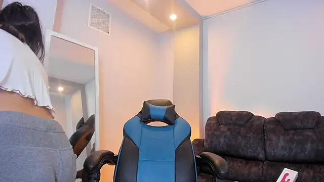 Snapshot of Barbara_honey chatting on April 1, 2026, 1:06 am Barbara honey online show from April 1, 2026, 1:06 am