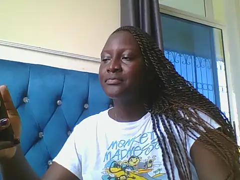 Snapshot of Heavy_ass chatting on December 19, 2025, 10:44 am Heavy ass online show from December 19, 2025, 10:44 am